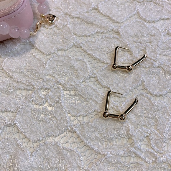 [🍍2 for $22] Gold Statement Earrings - Picture 3 of 5